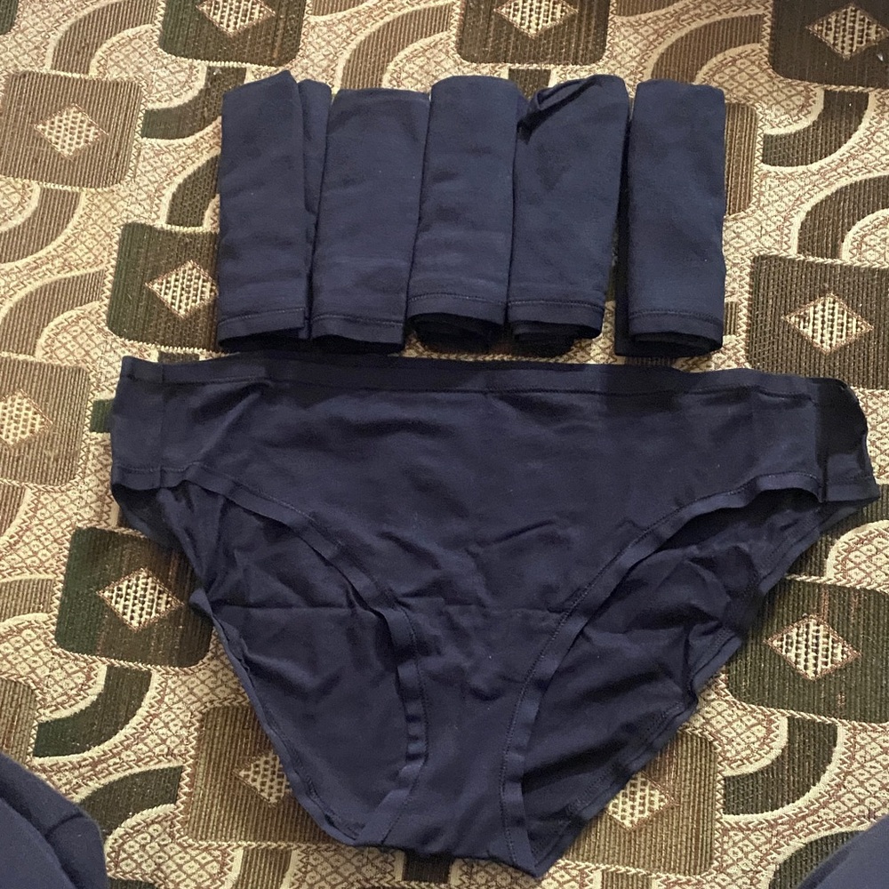 Amazon Essentials Women’s 6-Pack Cotton Brief Panties – Size L – New Without Tag